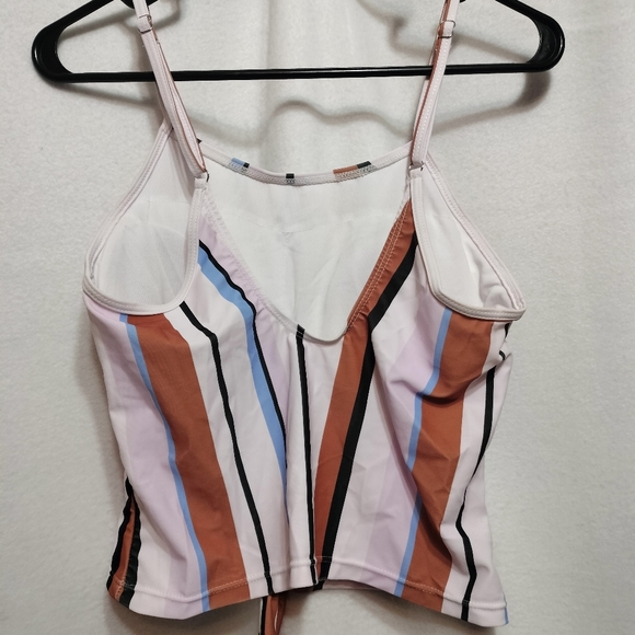 No label top - Picture 2 of 3